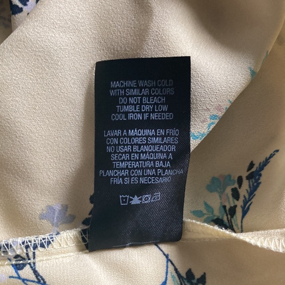 Ruffled sleeveless top - Picture 6 of 7